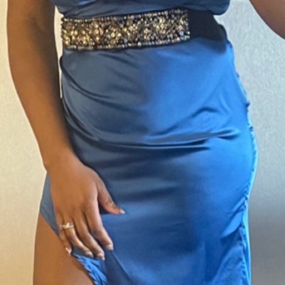 Blue Bombshell - Picture 6 of 6